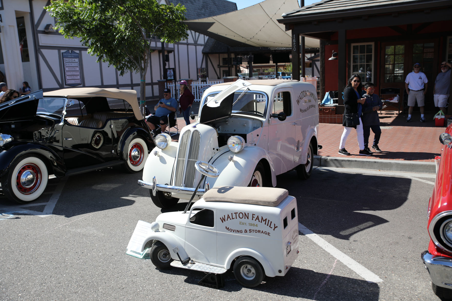 Wheels 'n Windmills Car Show 17